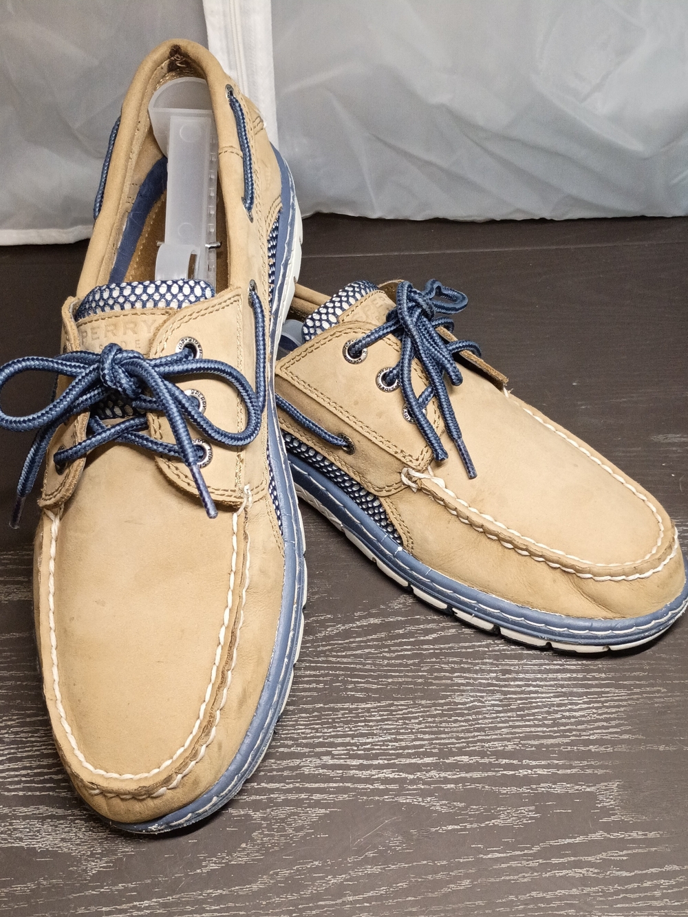Sperry Men’s 9M Tan Leather Boat Shoes with Blue Accents. Like NEW!!!